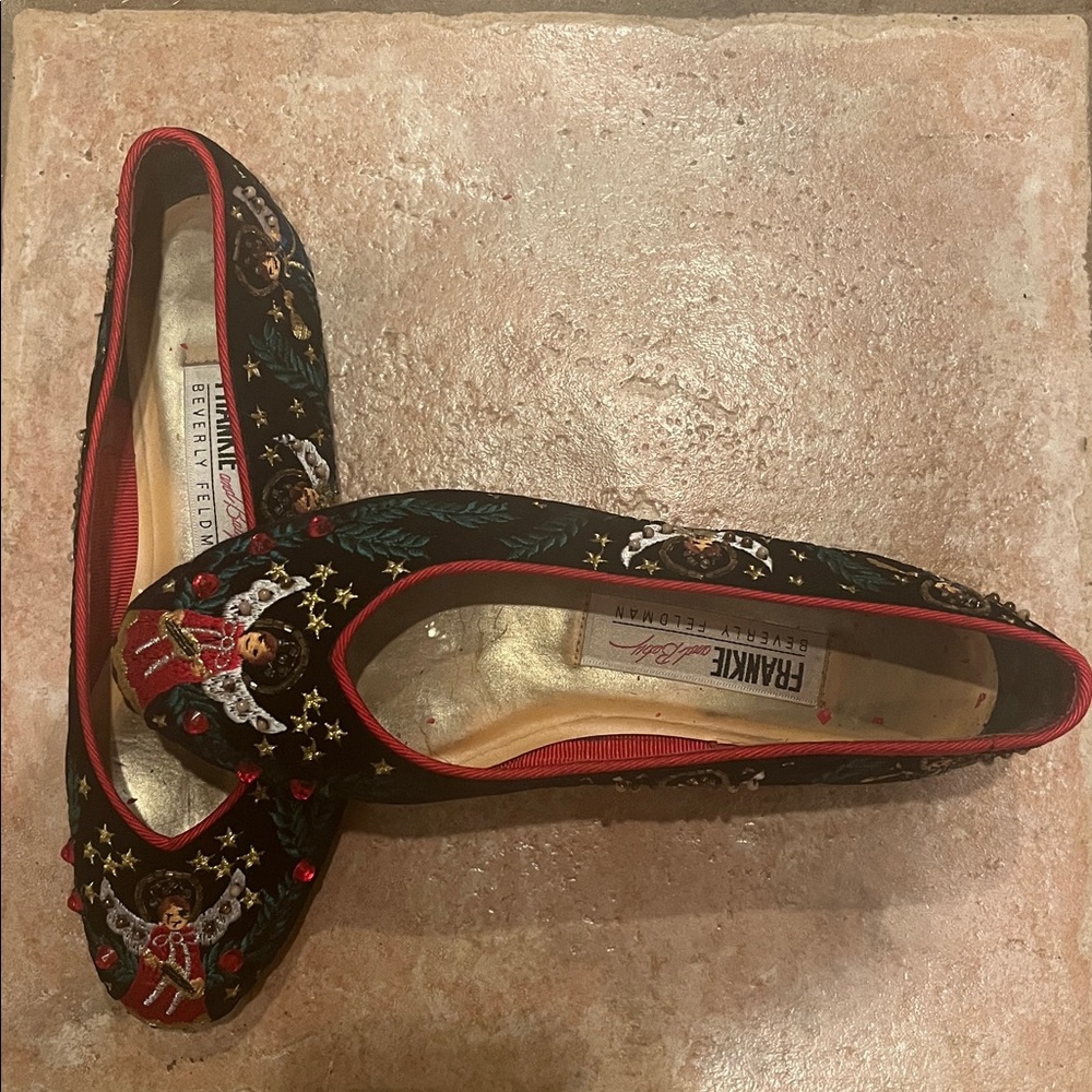 Frankie and Baby Beverly Feldman Black Flats with Red and Gold Embroidery 6.5